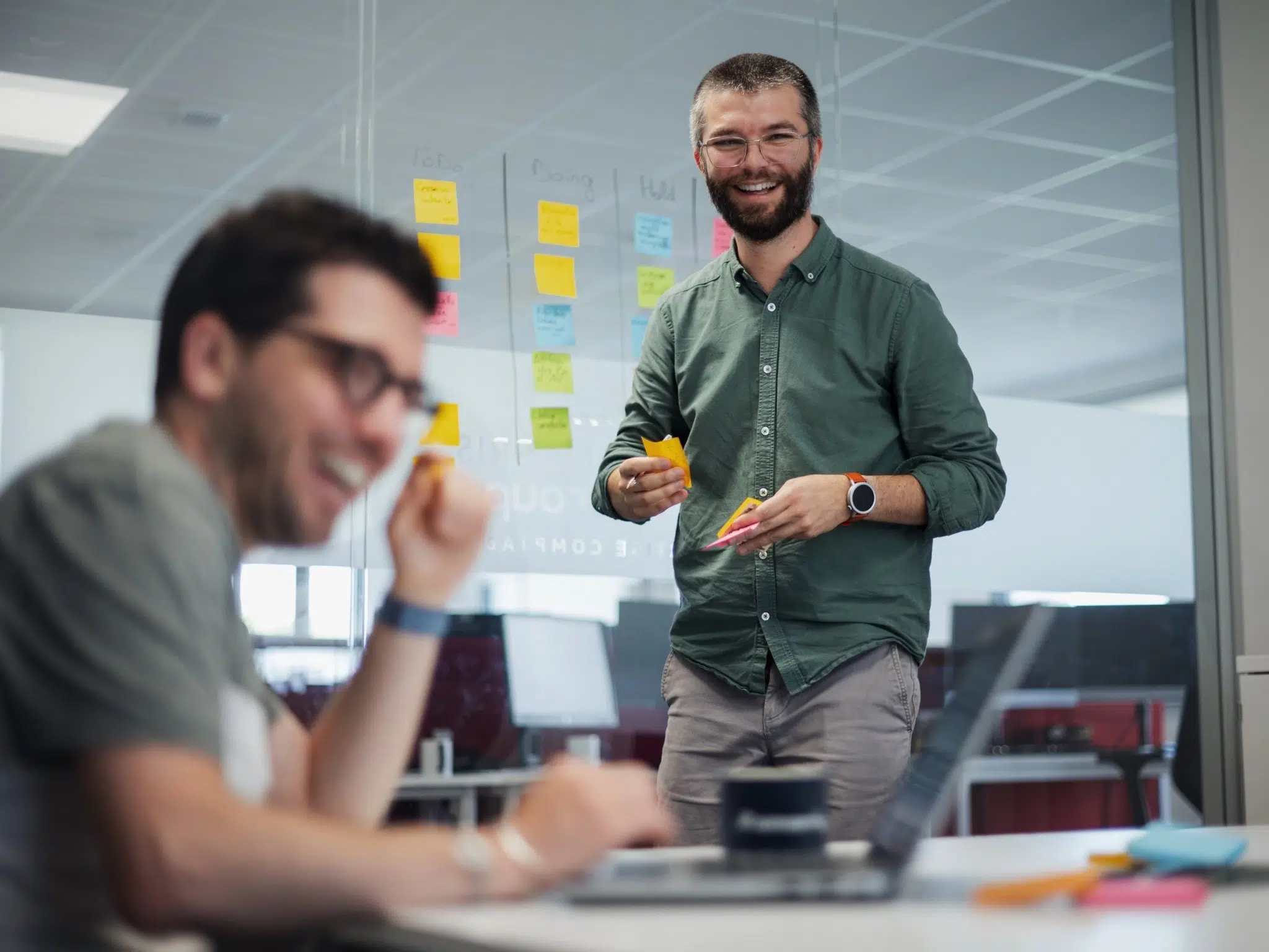 Les collaborateurs d'Amarris Expertise Comptable travaillent main dans la main au quotidien